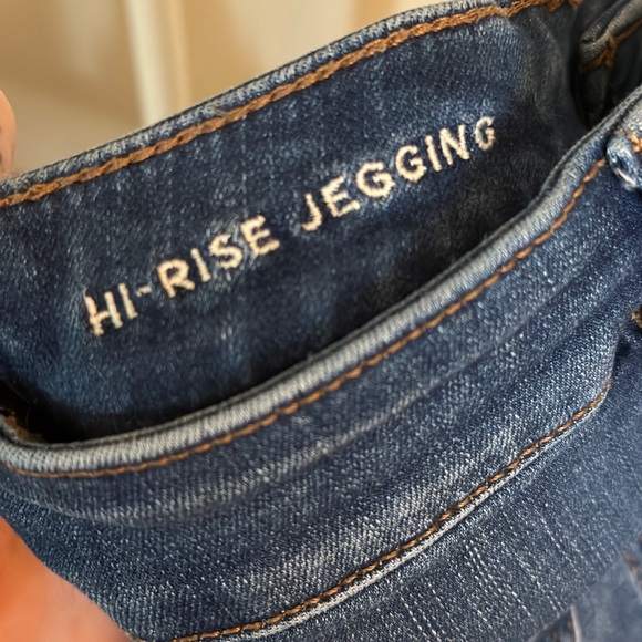 AE Size 4R Hi- Rise Jegging Destroyed Medium Wash - Picture 5 of 5